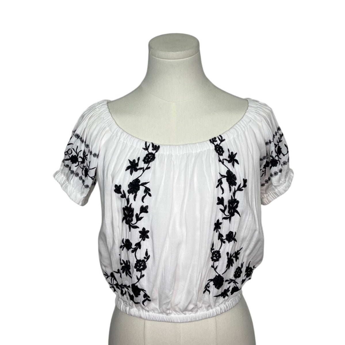 Japna Women's Off-Shoulder Embroidered Floral Blouse Size M - New