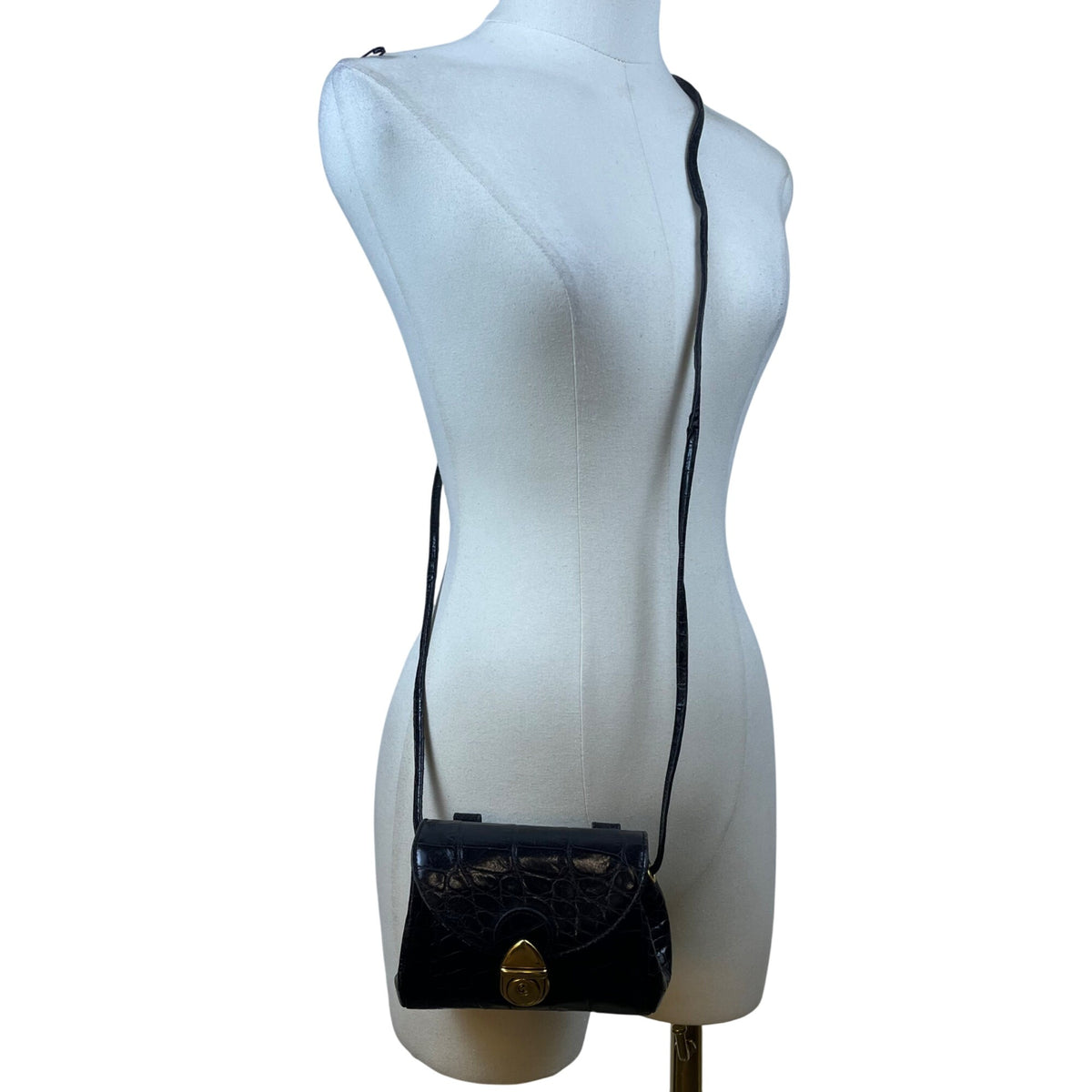 Lexiapel Womens Black Croc-Embossed Leather Gold Turn-Lock Closure Crossbody Bag