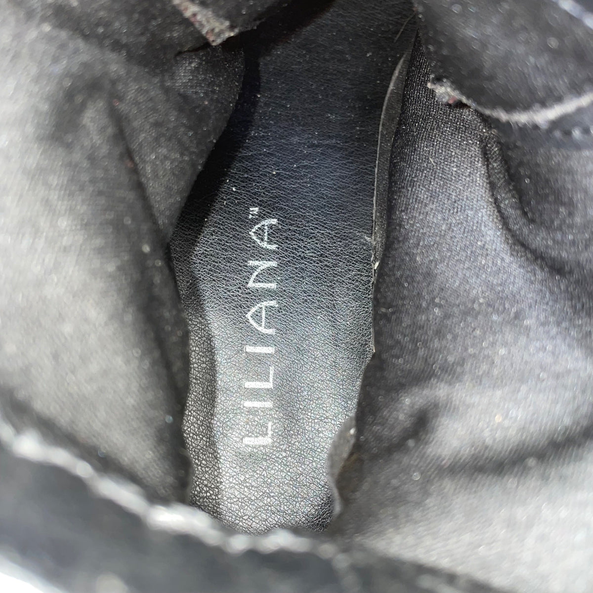 Liliana Womens Black Lace-Up All-Weather Design Chunky Heel Ankle Boots Size 7