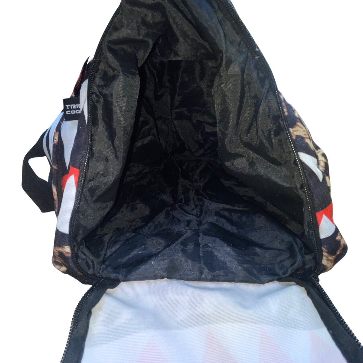 Tripcool Unisex Leopard Print Spacious Compartments Shark Design Duffel Bag