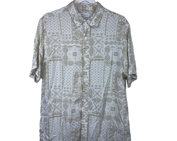 Free Assembly Mens Beige Button-Up Collared Short Sleeve Geometric Print Shirt Size L