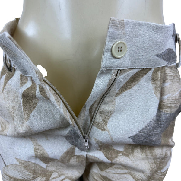 Ay Riss Women’s Gray & Brown Leaf Print High-Waisted Shorts Size M