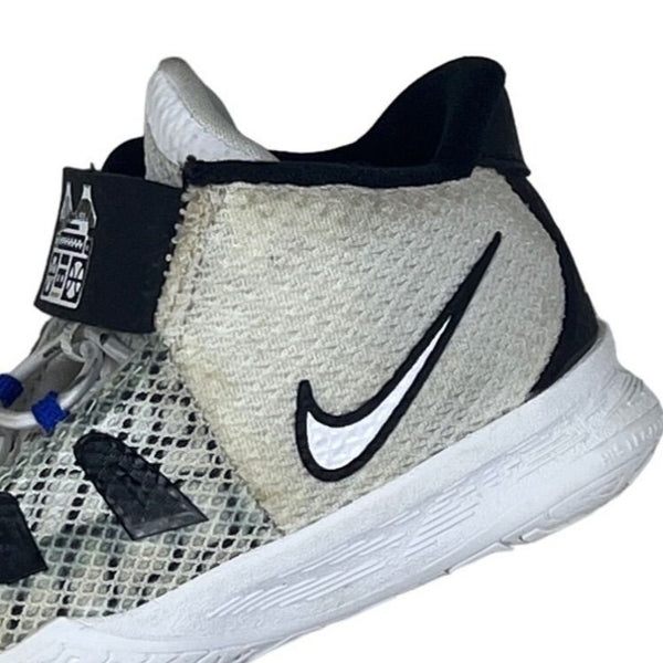 Nike Youth Boy's White Kyrie Hip Hop High Top Shoes Sz 9C
