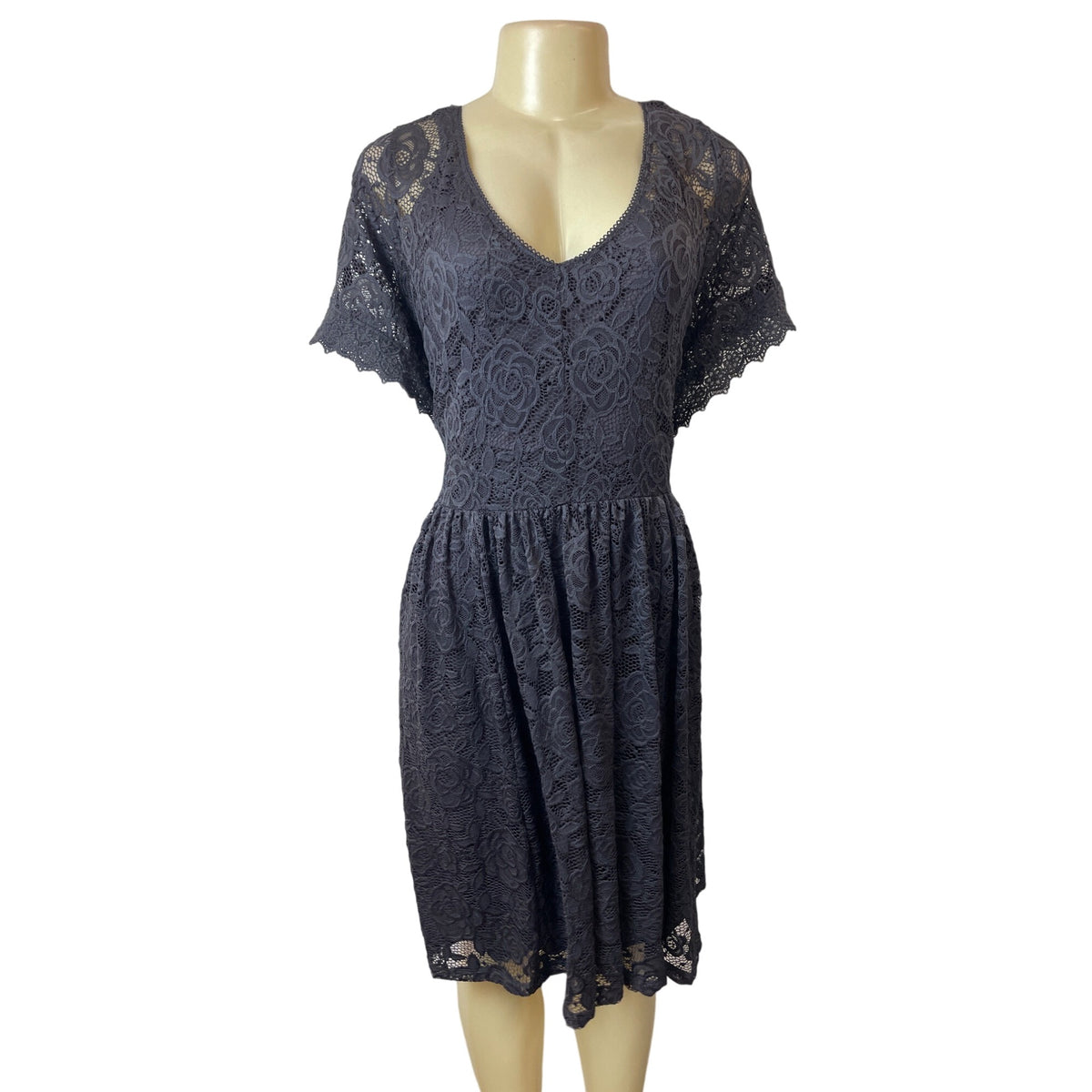 Torrid Gray V-Neck Floral Lace Dress With Short Sleeves & Flare Skirt Sz 3