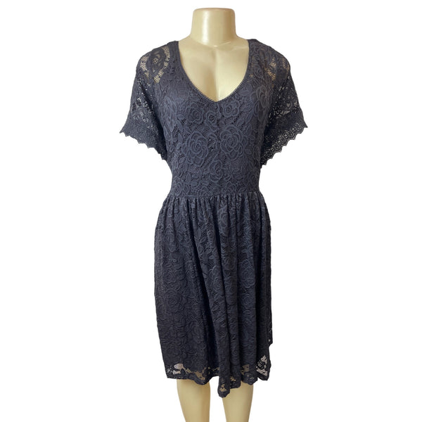 Torrid Gray V-Neck Floral Lace Dress With Short Sleeves & Flare Skirt Sz 3