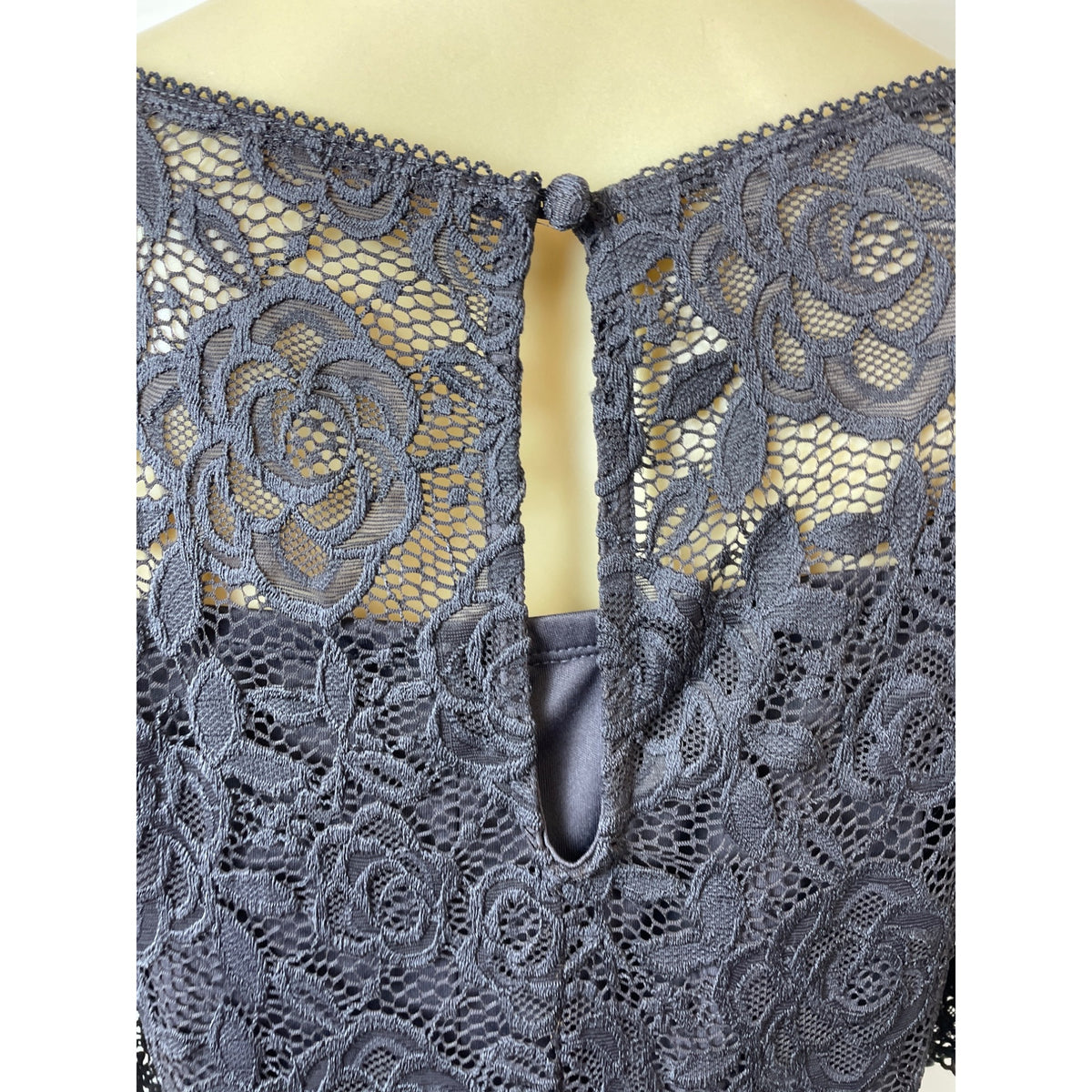 Torrid Gray V-Neck Floral Lace Dress With Short Sleeves & Flare Skirt Sz 3