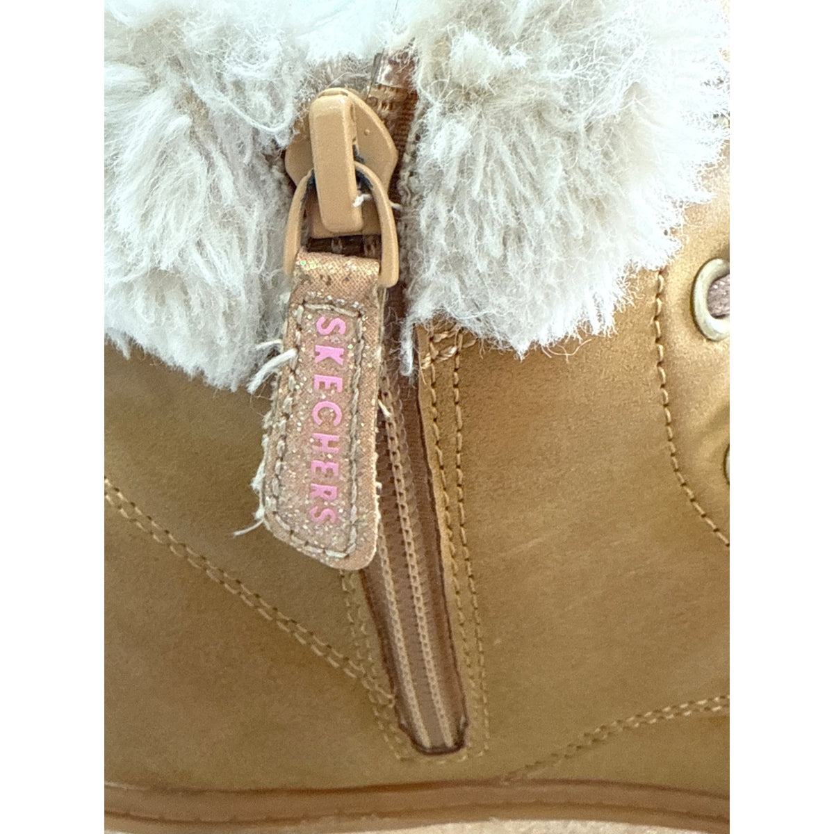 Skechers Girls Tan Faux Fur Lined Winter Boots With Lace & Zip Closure Size 2