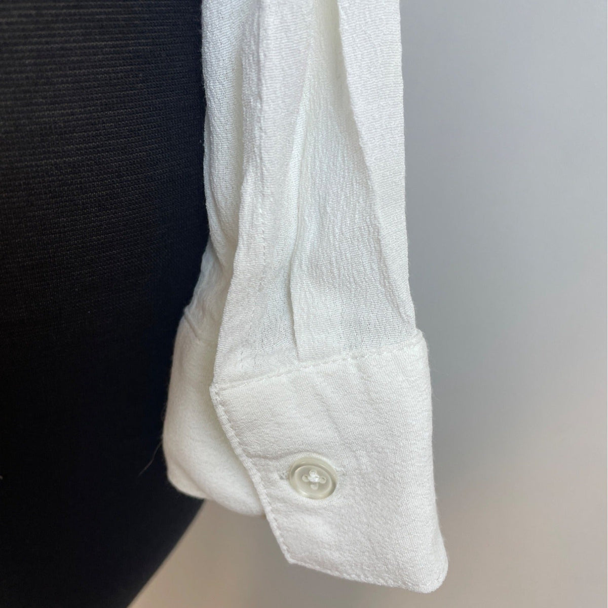 Socialite Womens White Button-Up Long Sleeve Blouse Size S