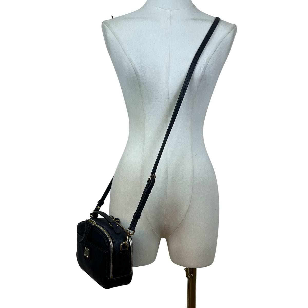 Dooney & Bourke Womens Black Leather Adjustable Strap Belvedere Crossbody Bag