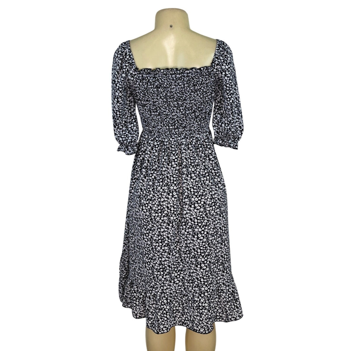 Yoviteme Black & White Floral Smocked Midi Dress With Puff Sleeves Size S