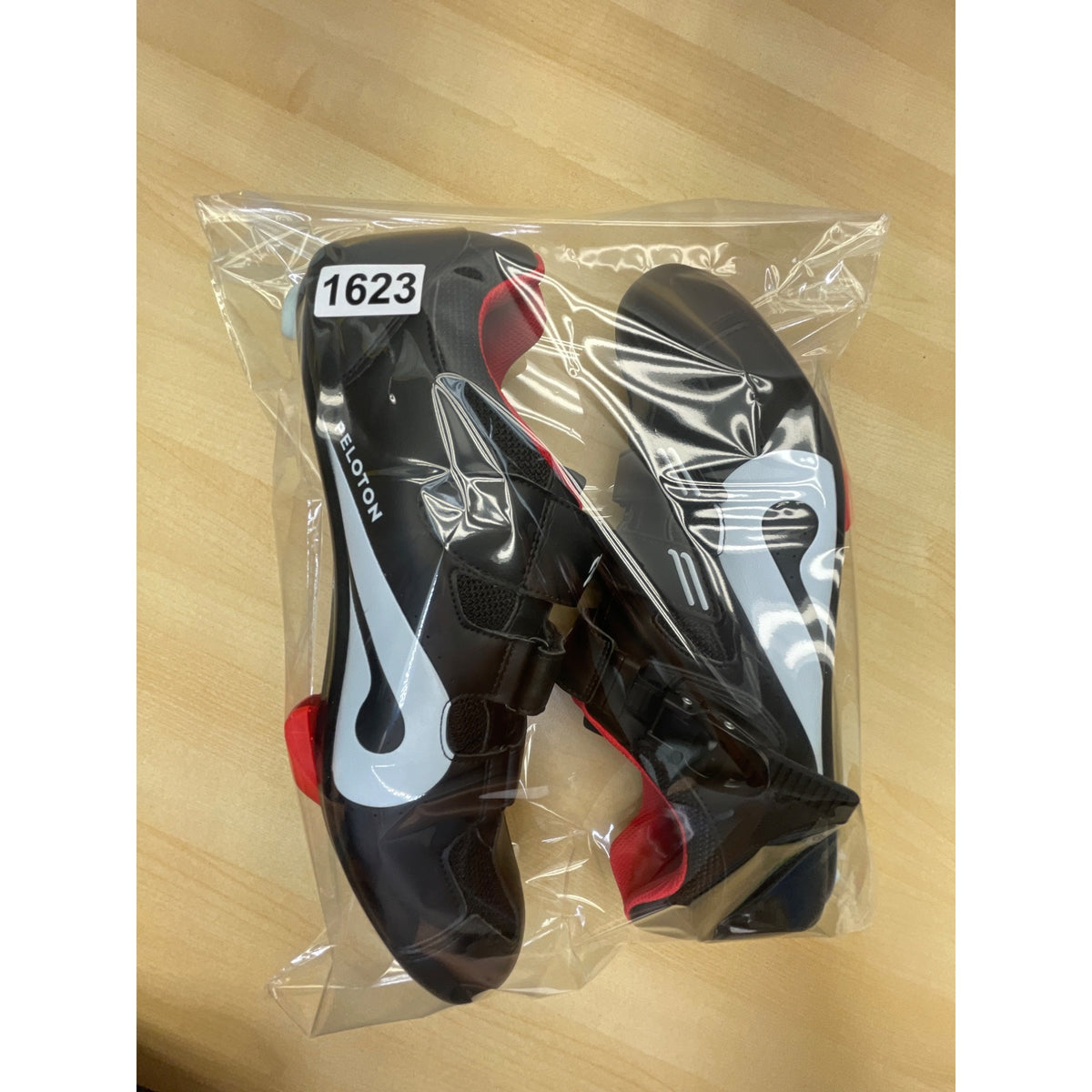 Peloton Black & Red Cycling Shoes With Adhesive & Buckle Closure Size M13/W14