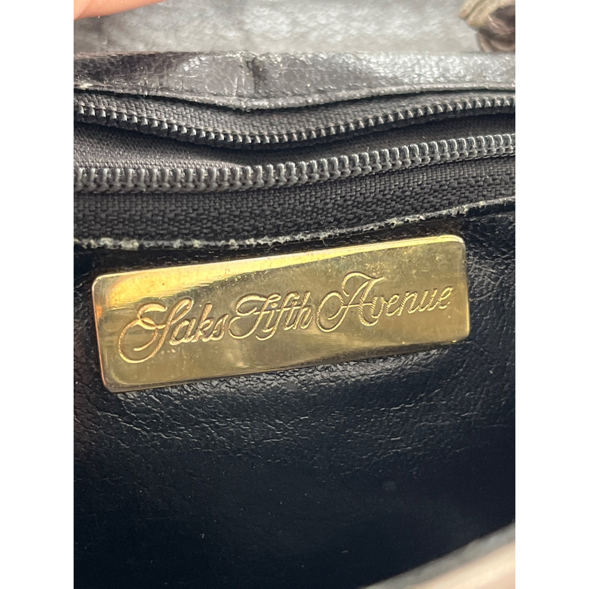 Saks Fifth Avenue Womens Silver Leather Heart Accent Shoulder Bag Small Size