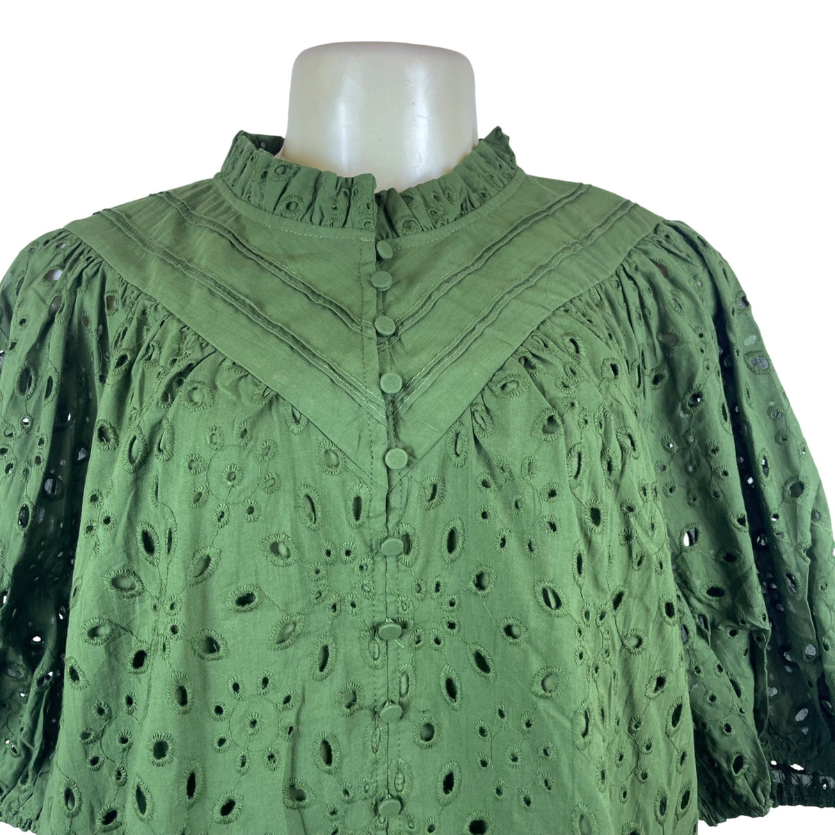 Pretty Garden Women's Green Eyelet Blouse Size L Button-Up Short Sleeves - New