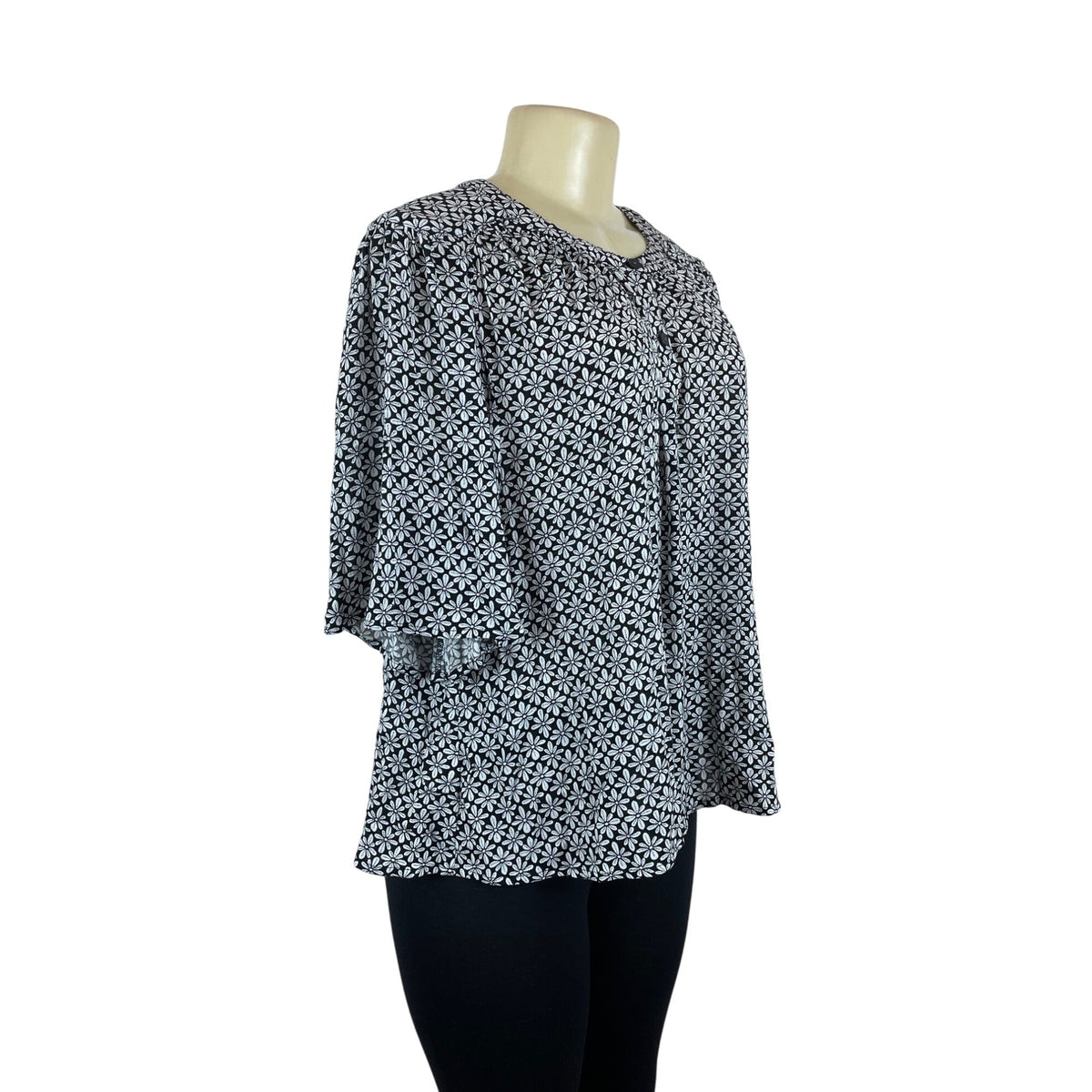 Loft Womens Black & White Floral Print Blouse With Button Front Size L- New