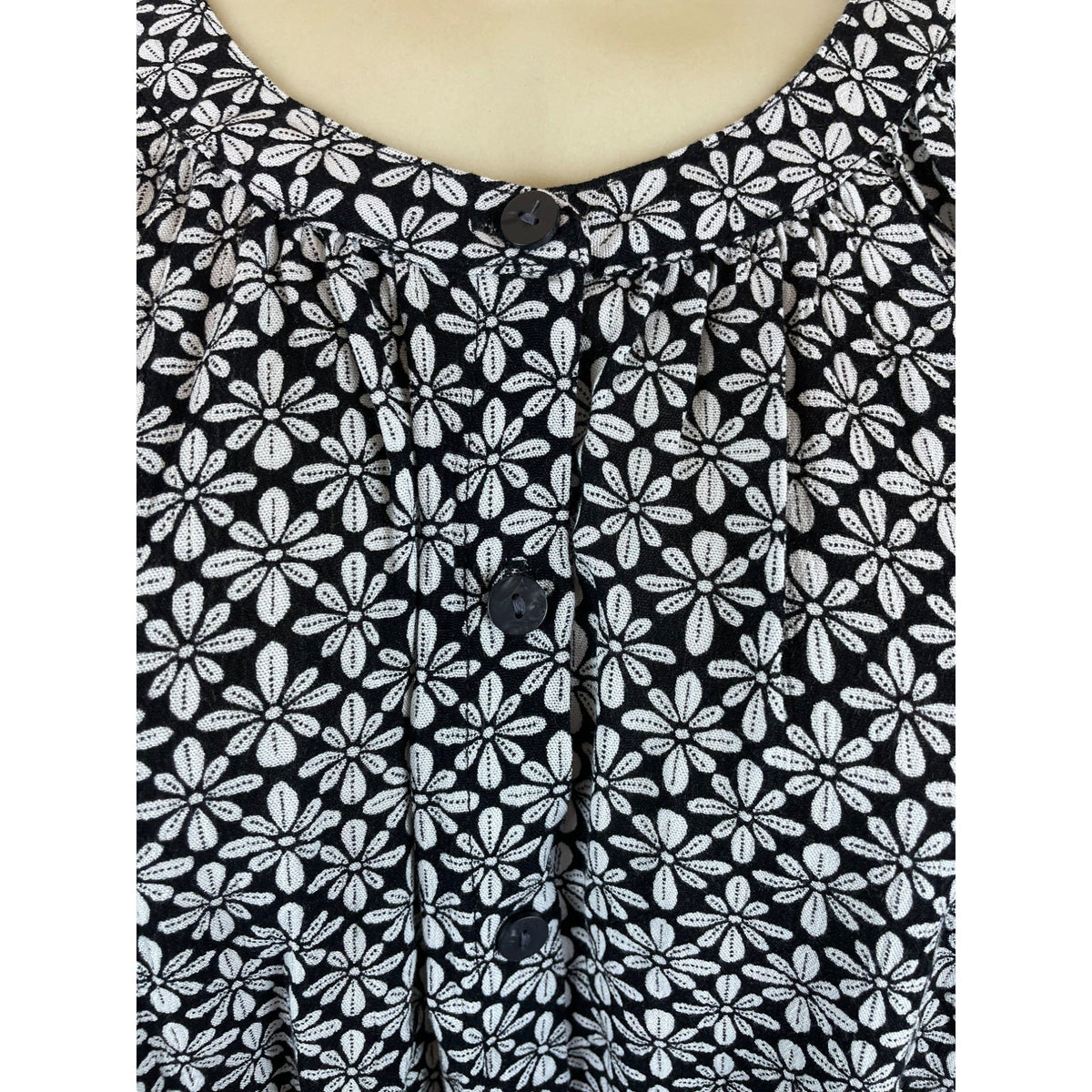 Loft Womens Black & White Floral Print Blouse With Button Front Size L- New