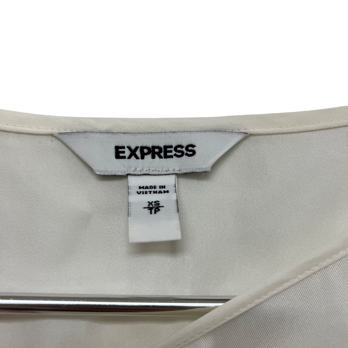 Express Womens Ivory Polyester Long Sleeve Button Cuff Blouse XS Elegant Lightweight Design