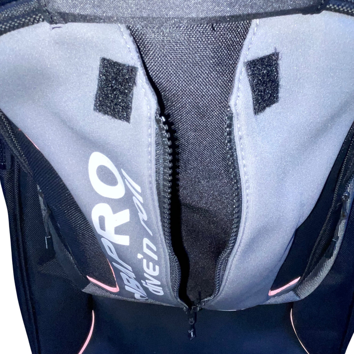 Scubapro Unisex Black/Grey Telescopic Handle DiveN Roll Travel Bag Size Large