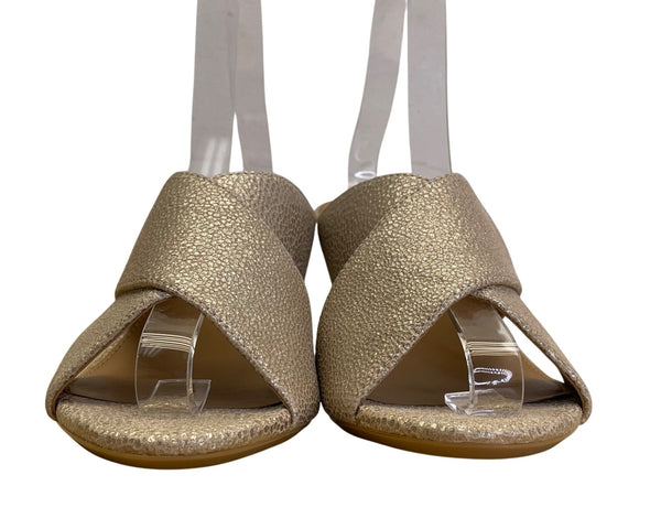 Calvin Klein Women’s Sand Lucie Prlzd Glsy Stingray Stiletto Heel Size 7M