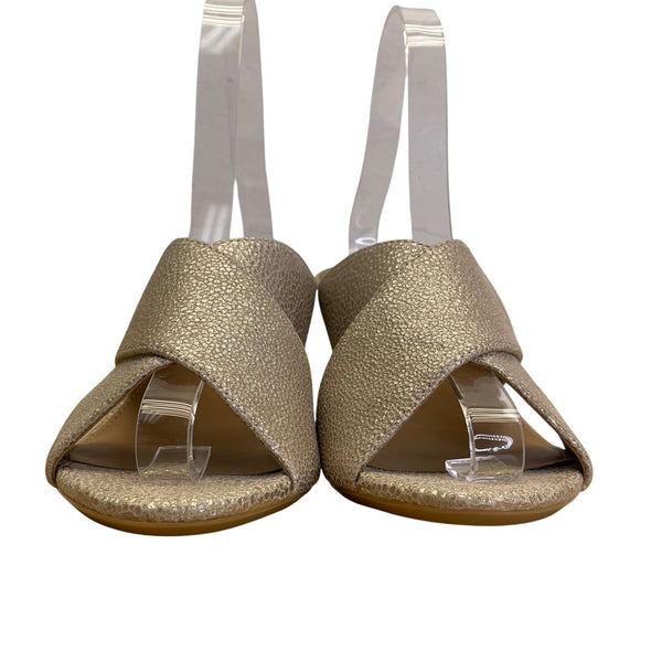 Calvin Klein Women’s Sand Lucie Prlzd Glsy Stingray Stiletto Heel Size 7M