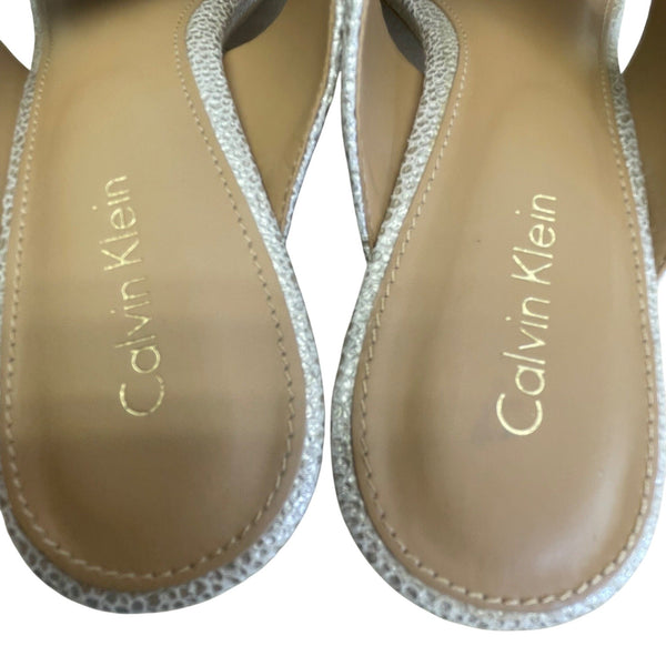 Calvin Klein Women’s Sand Lucie Prlzd Glsy Stingray Stiletto Heel Size 7M