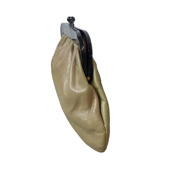 Woodward Lothrop Vintage Women's Beige Leather Black Bakelite Kiss lock Coin Purse Sz M