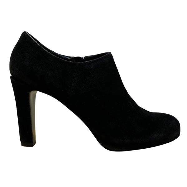 Tahari Sincere Women’s Black Suede Leather Slip-On Heeled Booties Size 9M