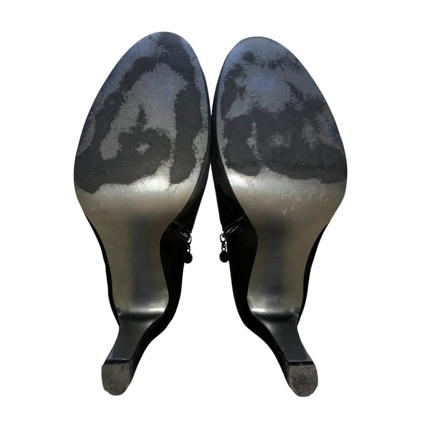 Tahari Sincere Women’s Black Suede Leather Slip-On Heeled Booties Size 9M