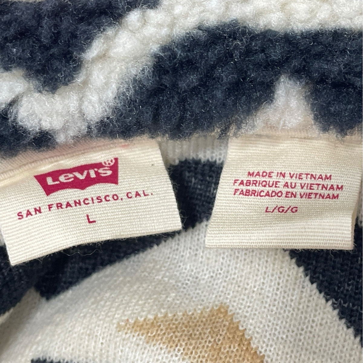 Levis Women's Large Aztec Fleece Pullover Kangaroo Pocket & Half Zip Front Size L