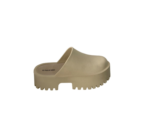 KK Pair Of Kings Beige Platform Clogs Size 10 Man Made Materials Comfortable Slip-On