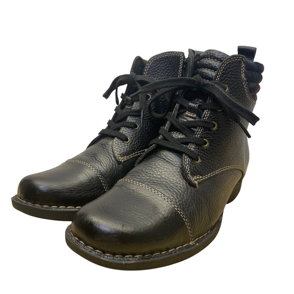 Clarks Women’s Black Leather Plaid Accents Lace-Up Ankle Boots Size 8.5 W