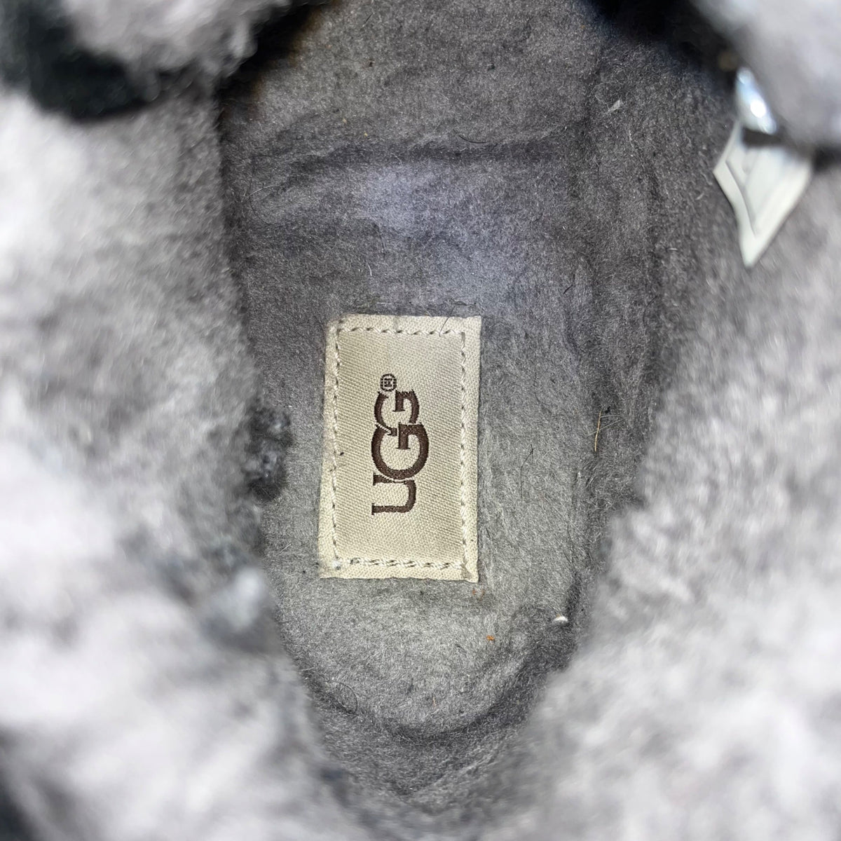 UGG Men’s Black Suede Sheepskin Lining Lace-Up Neumel Chukka Boots Size 11