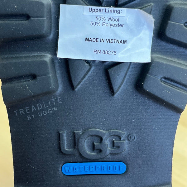 UGG Men’s Black & Gray Leather Suede With Blue Laces Hiking Boots Size 9 - New