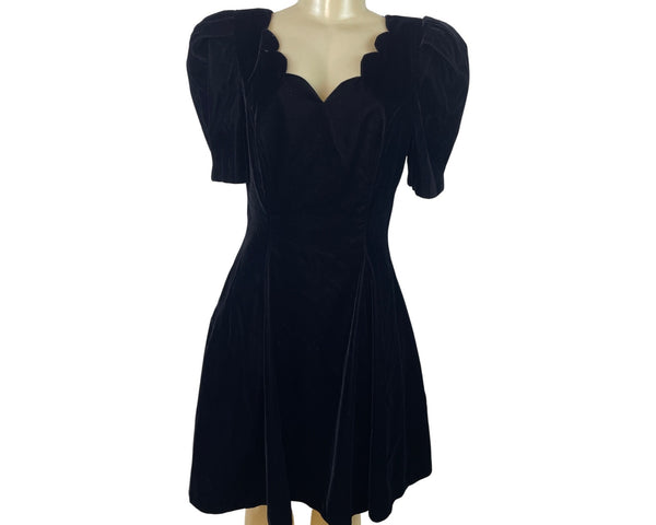 Vintage Black Velvet Scalloped Neckline Dress By Joanna Simon For Jump Size 11