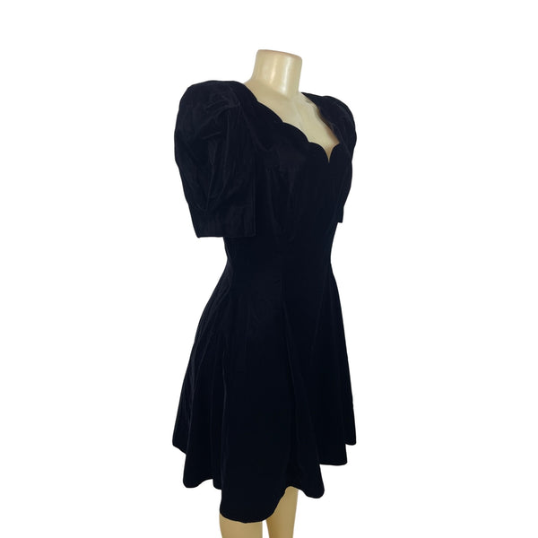Vintage Black Velvet Scalloped Neckline Dress By Joanna Simon For Jump Size 11