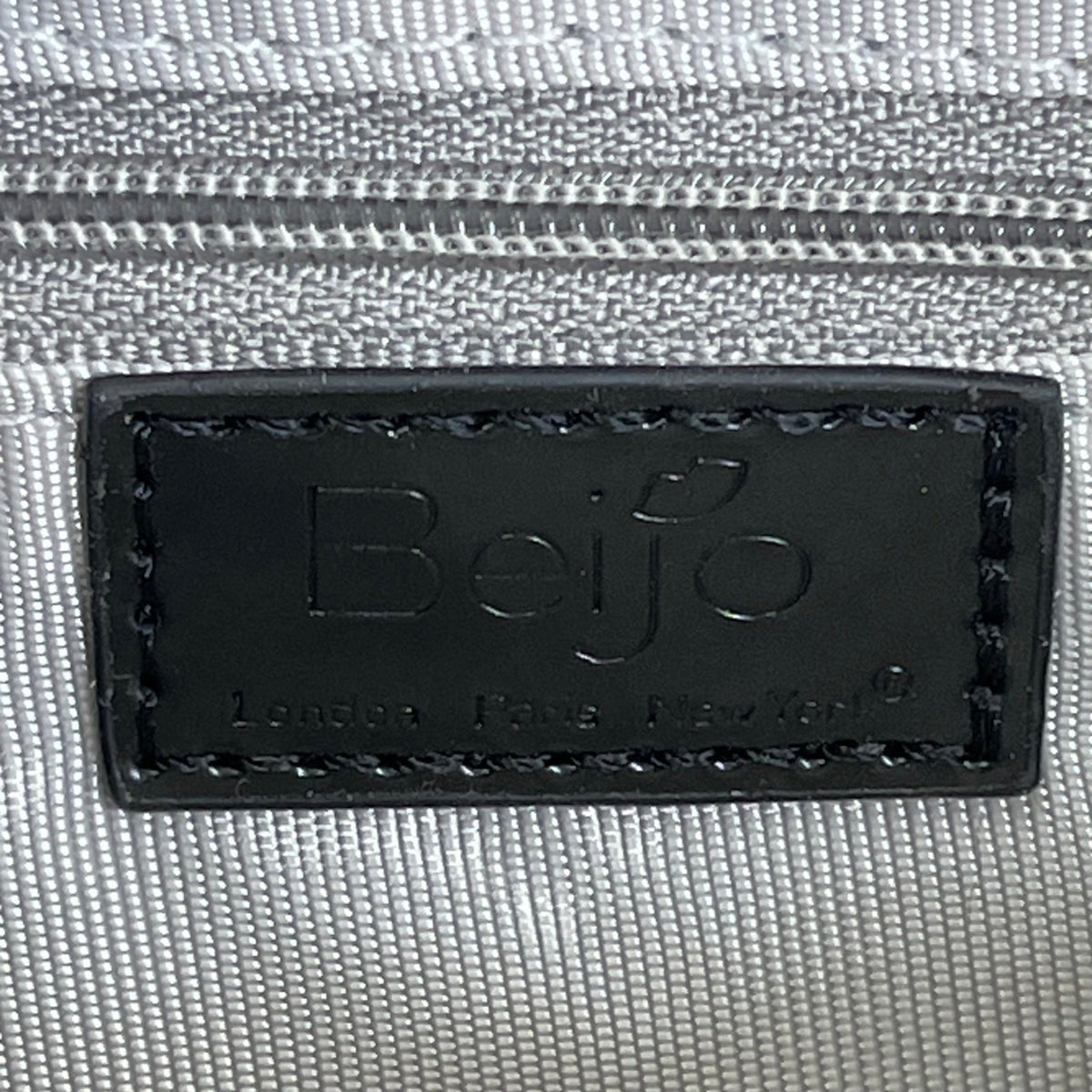 Beijo Classic Women’s Patent Gray With Black Straps & Silver Logo Tote Bag Sz L
