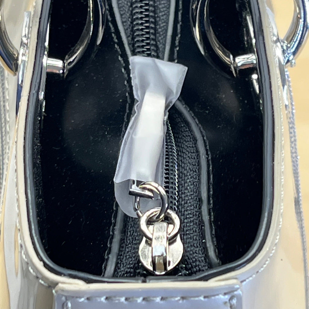 Beijo Classic Women’s Patent Gray With Black Straps & Silver Logo Tote Bag Sz L