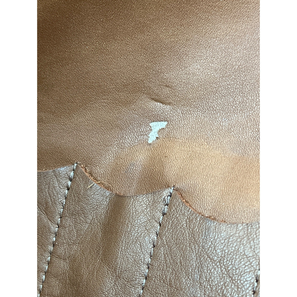 Levenger Vintage Tan Leather Slim Laptop Sleeve With Zipper Closure & Inner Pocket