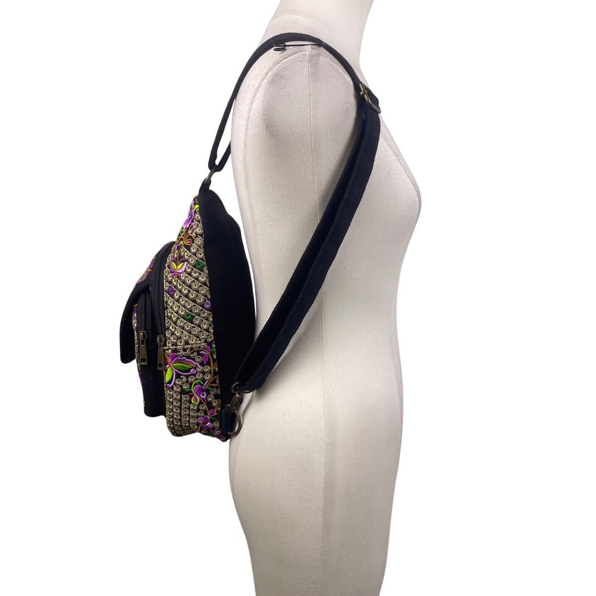 Women’s Black & Purple Floral Embroidered Adjustable Strap Sling Bag Size S
