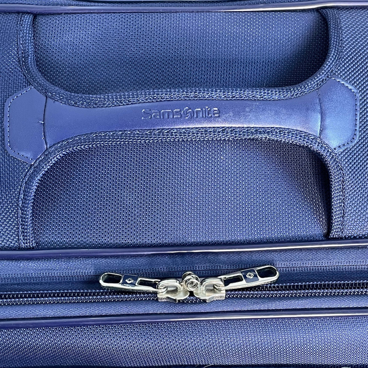 Samsonite Navy 4-Wheel Spinner Luggage Telescopic Handle Multiple Compartments