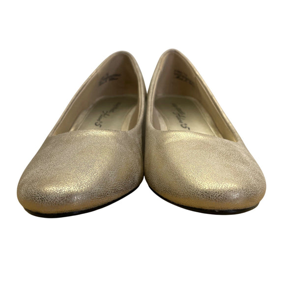 Easy Street Women’s Gold Faux Leather Alive 5 Block Heel Pumps Size 7M
