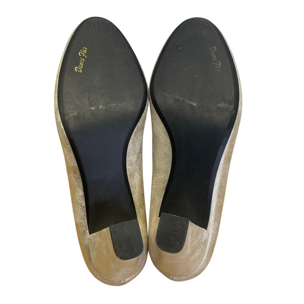 Easy Street Women’s Gold Faux Leather Alive 5 Block Heel Pumps Size 7M