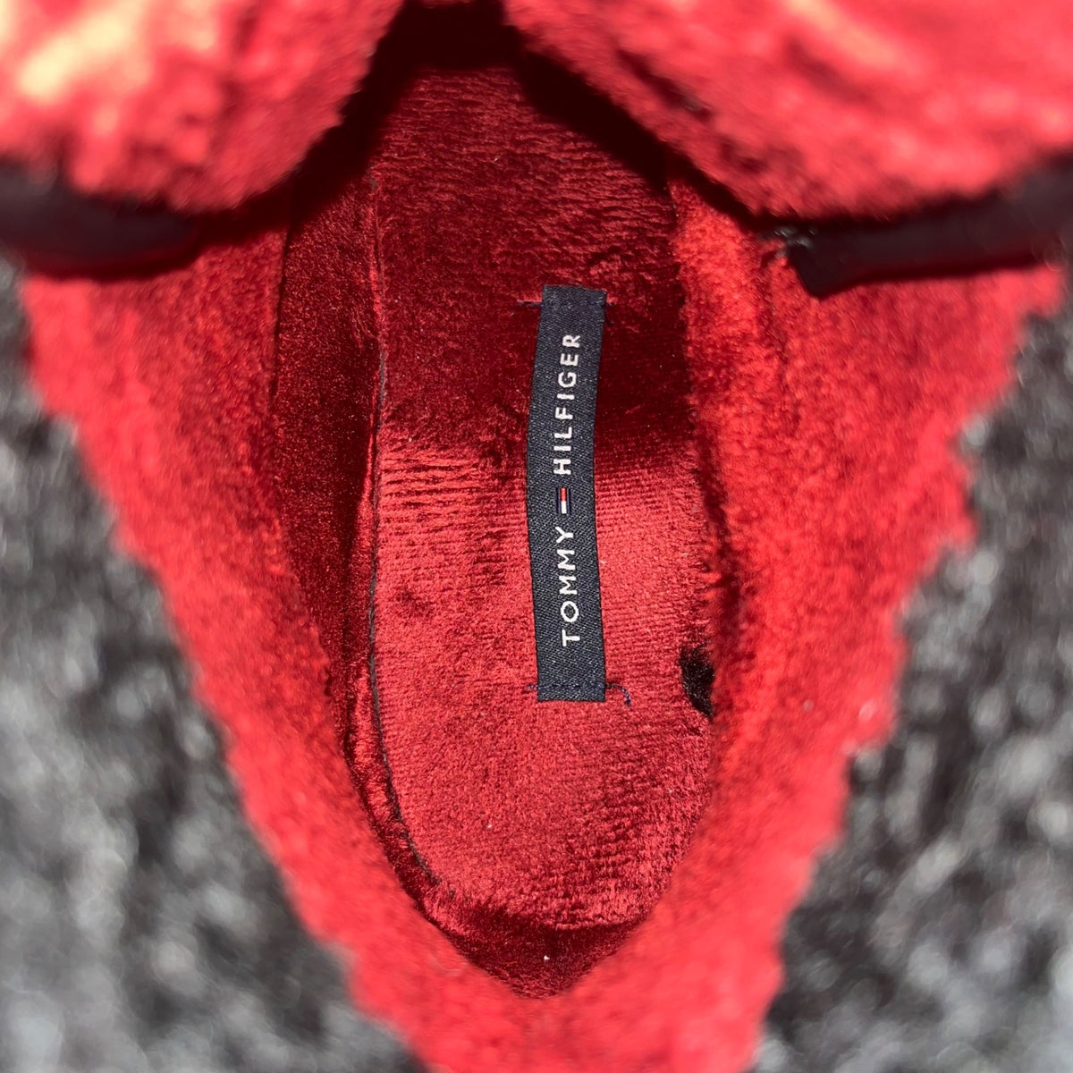 Tommy Hilfiger Women’s Black Faux Fur Lined Lace-Up Winter Duck Boots Size 9M