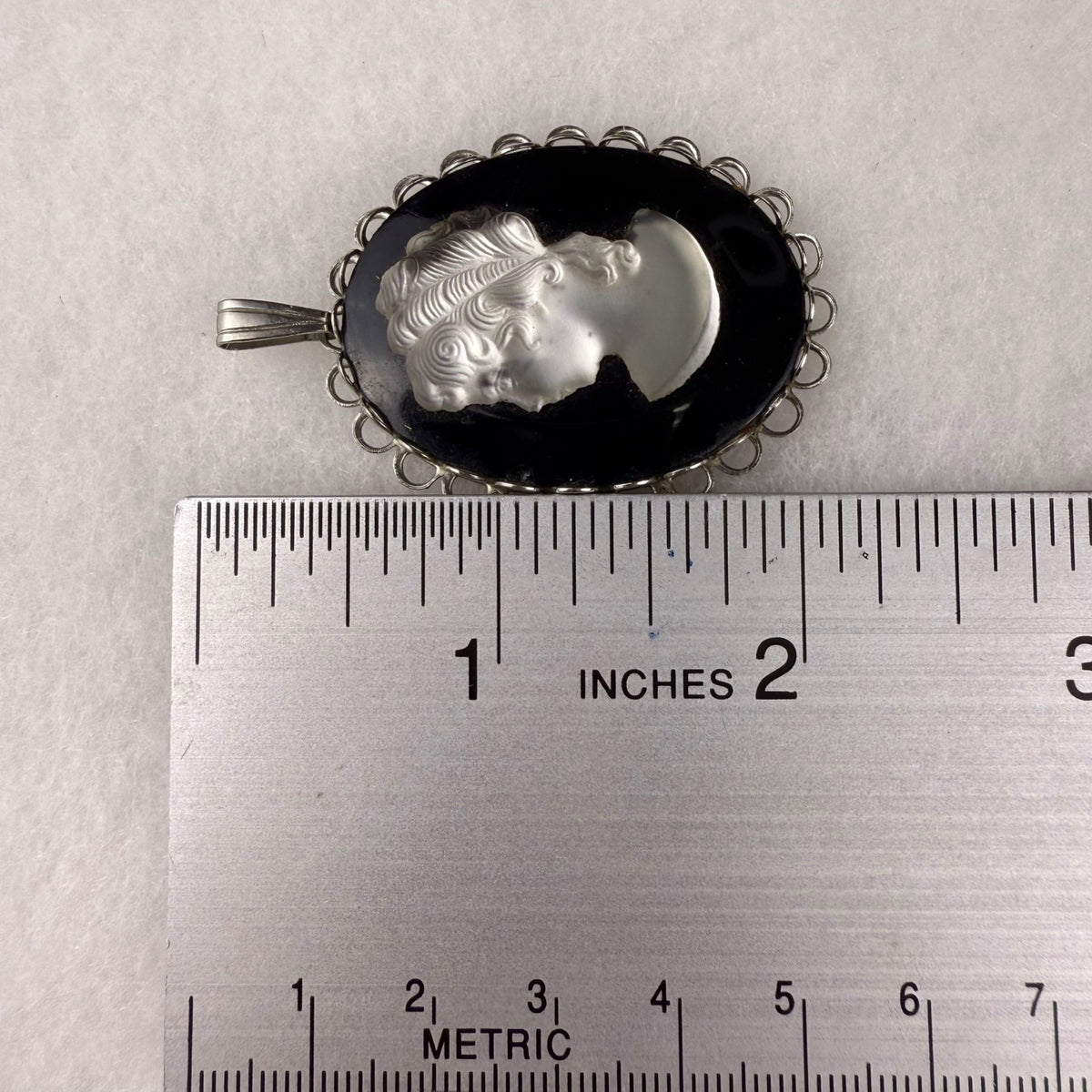 Vintage Unknown Womens Black Silver Tone Cameo Pendant Lady Profile Ornate Frame