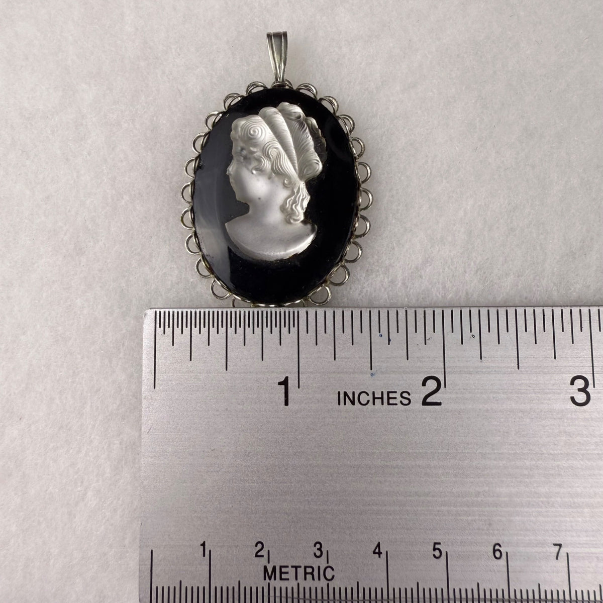 Vintage Unknown Womens Black Silver Tone Cameo Pendant Lady Profile Ornate Frame