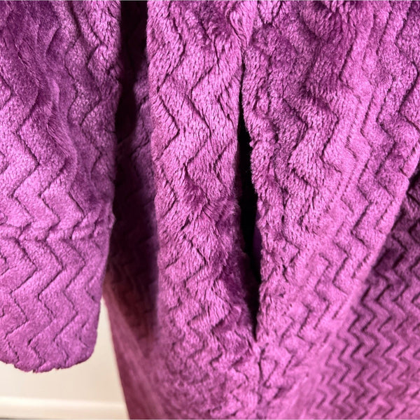 Chapter Club Womens Magenta Chevron Plush Bathrobe Size M/L - New