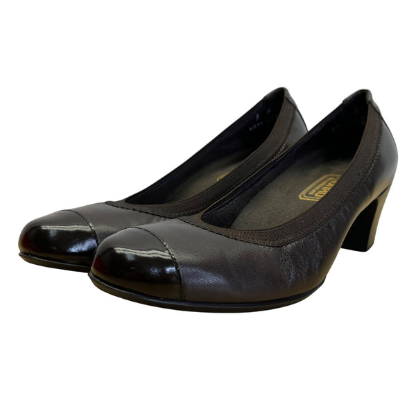 Munro American Brown Leather Patent Finish Cap Toe Slip On Pumps Size 7M - New