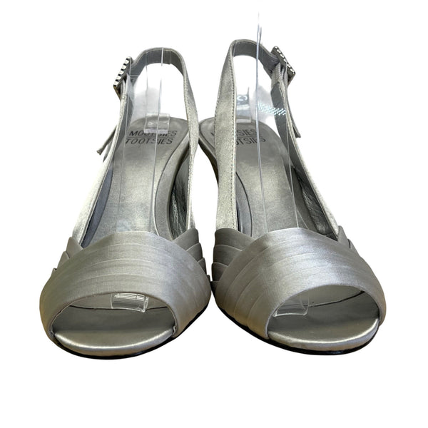 Mootsies Tootsies Women’s Silver Fabric Peep Toe Portray Slingback Heels Sz 6.5M