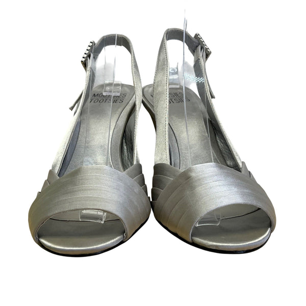 Mootsies Tootsies Women’s Silver Fabric Peep Toe Portray Slingback Heels Sz 6.5M