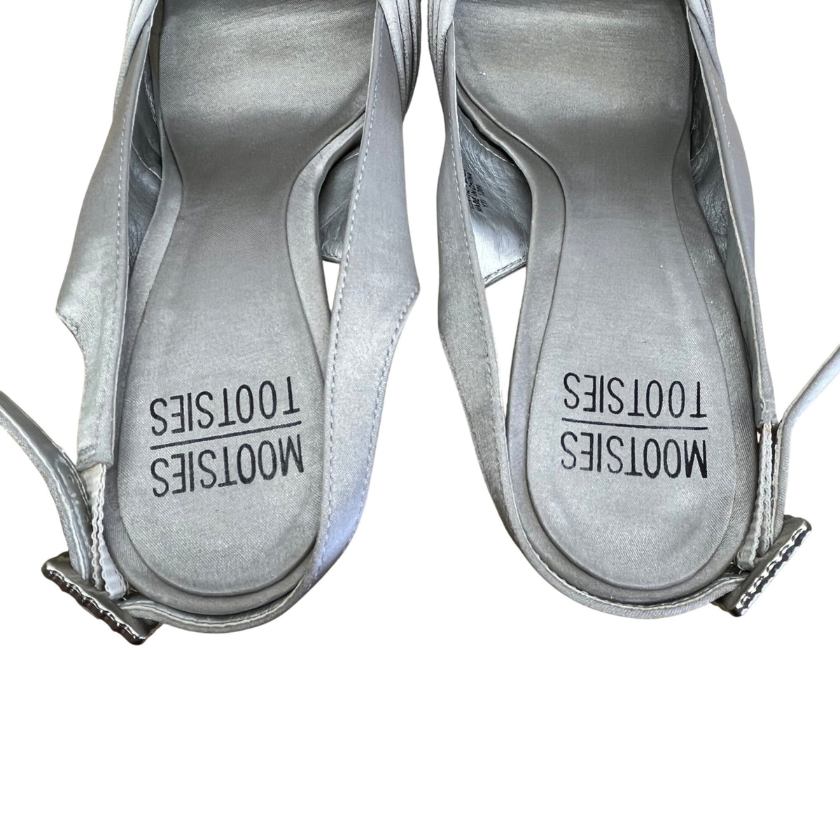 Mootsies Tootsies Women’s Silver Fabric Peep Toe Portray Slingback Heels Sz 6.5M