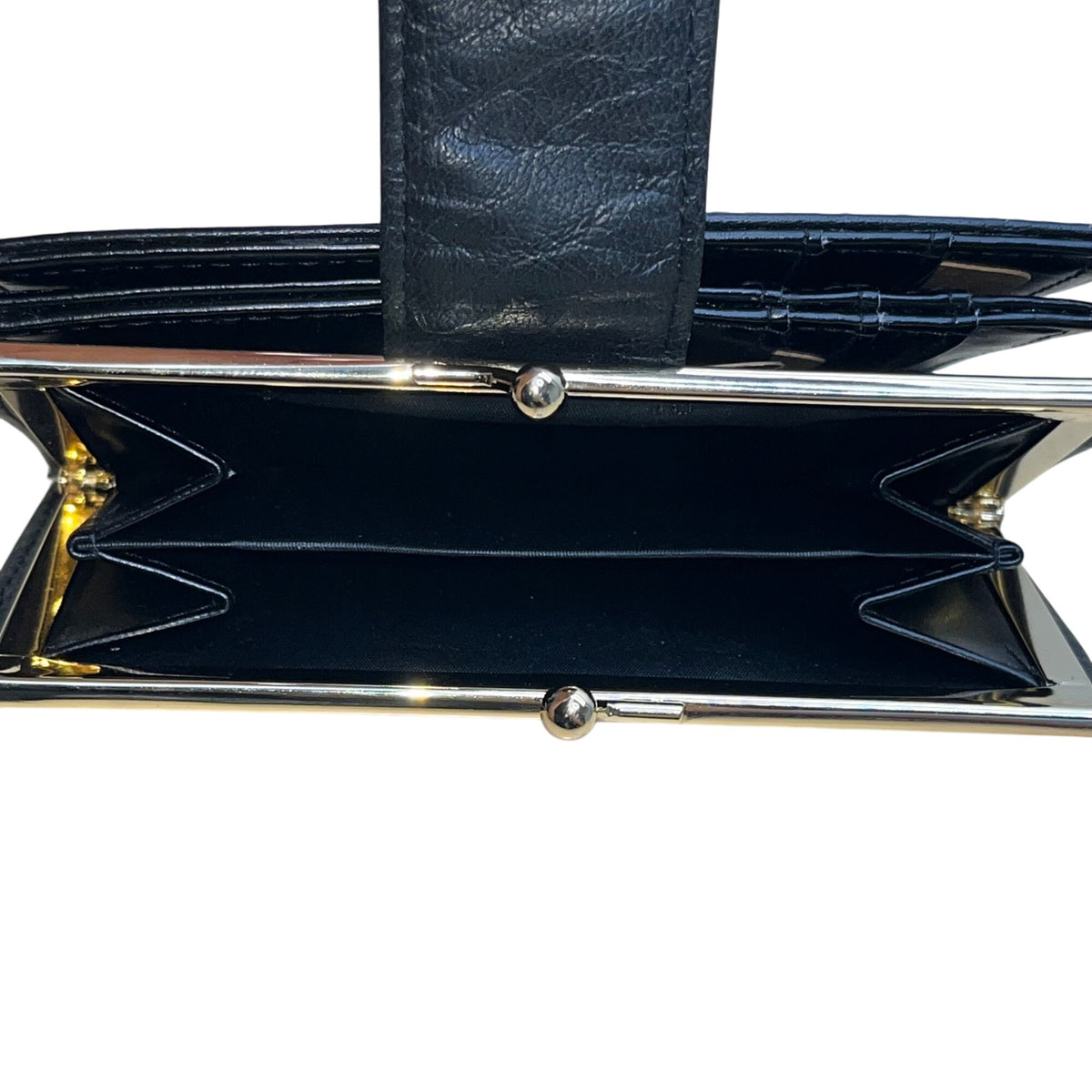 Buxton Women’s Black Leather ID Window Double Kiss-Lock Classic Design Wallet